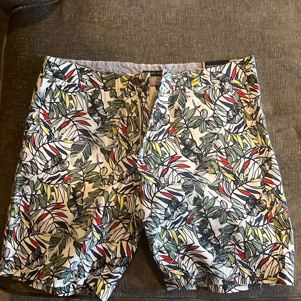 Novelty print short